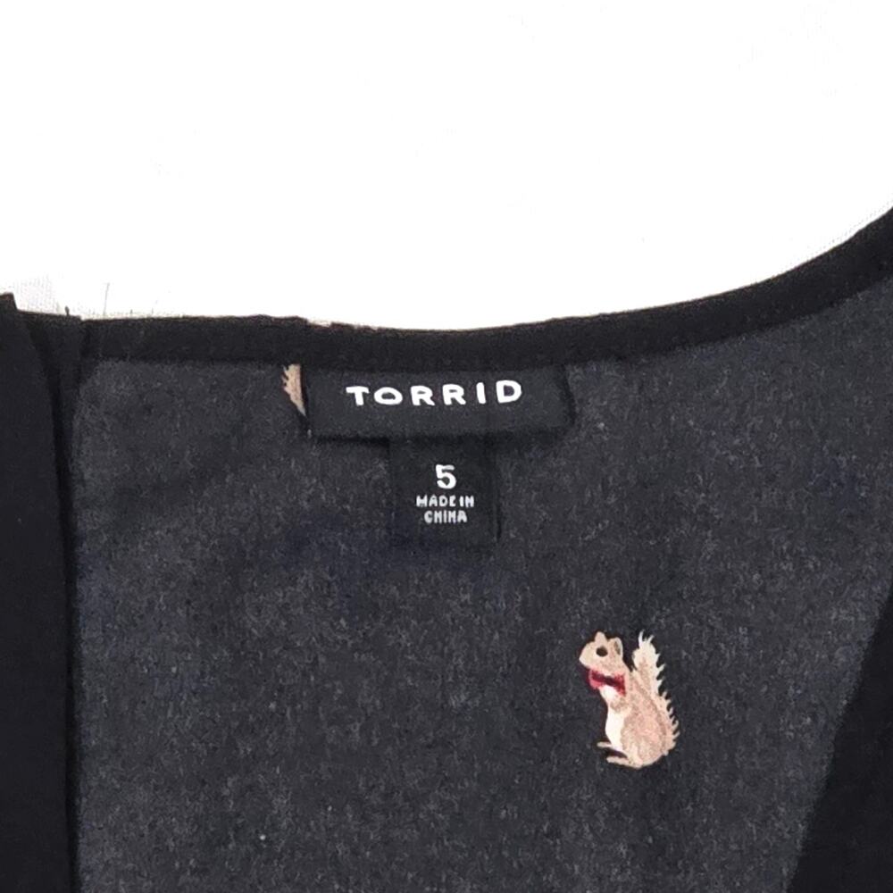 Torrid Black Top With Squirrel Pattern. Size 5 - image 5
